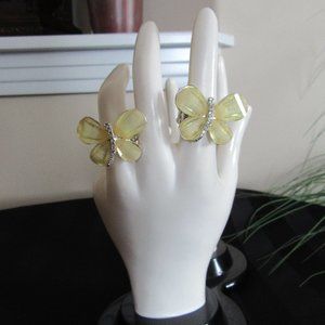 [2] New Butterfly Rings Yellowish color Stretch